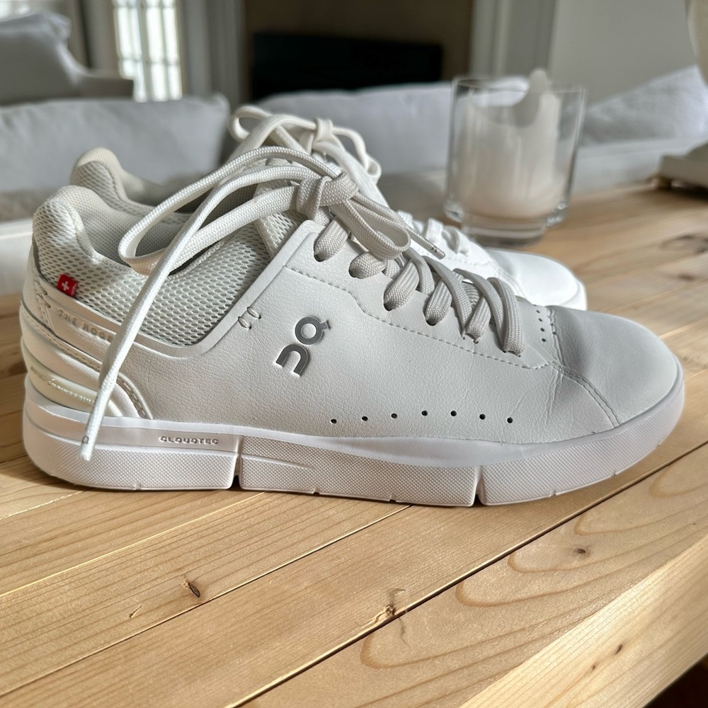 On The Roger Advantage Shoe - Picture 3 of 10